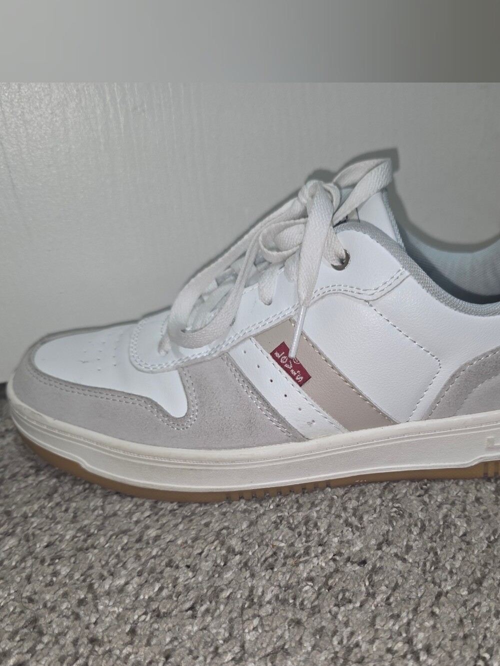 Levi's White Lace-Up Low-Top Athletic Sneakers